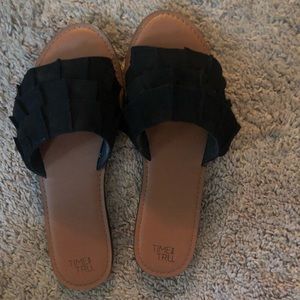 Ruffle slides
